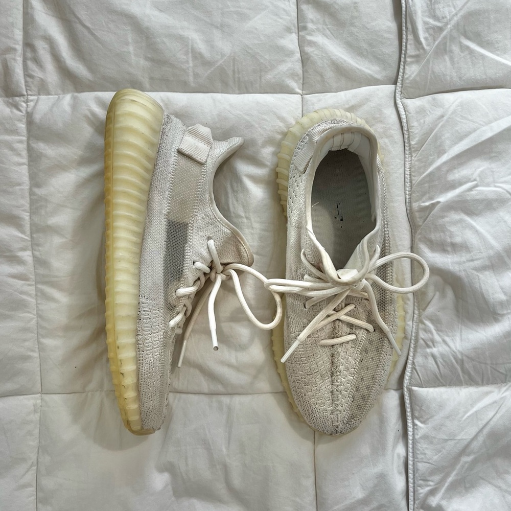 Yeezy boost 350 v2 in ‘bone’ sneakers